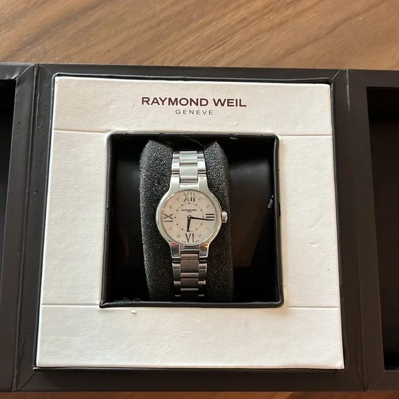 Ladies Raymond Weil Noemia Watch - Great Condition Amazon.com: RAYMOND WEIL Noemia Women main image 3